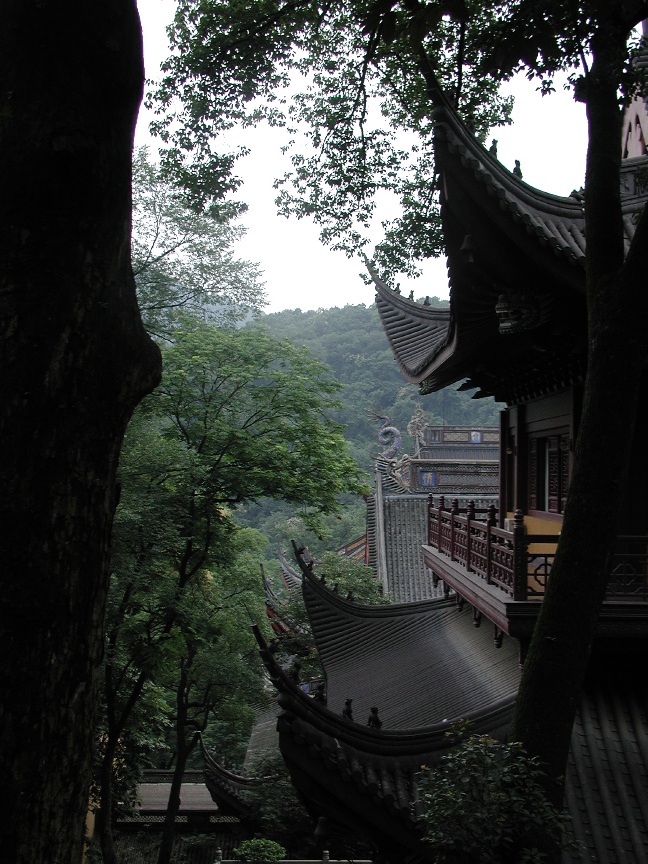 Lingyin Temple, Hangzhou \n (Click for next picture)
