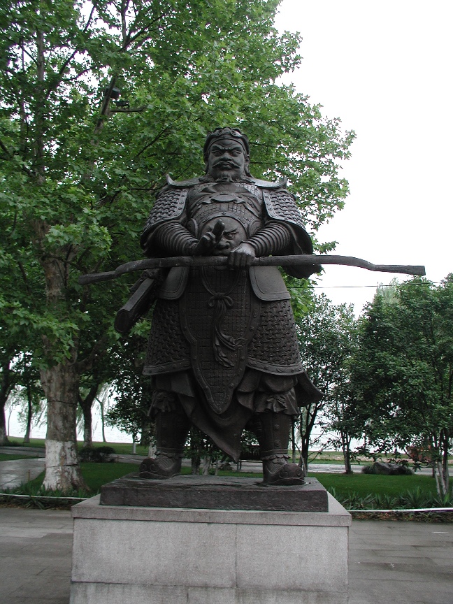 Statue, West Lake, Hangzhou \n (Click for next picture)