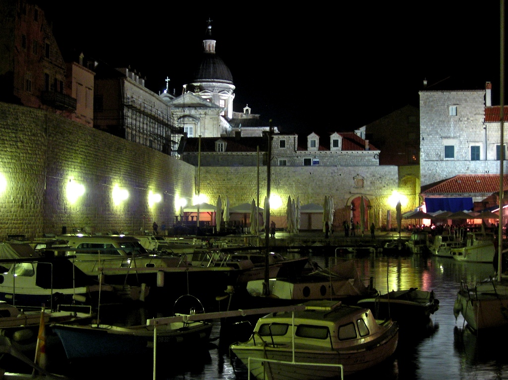 Harbor at night \n (Click for next picture)