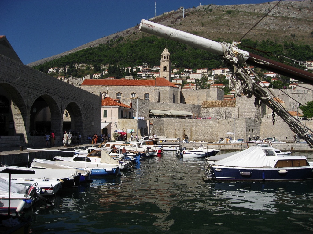 Dubrovnik harbor \n (Click for next picture)